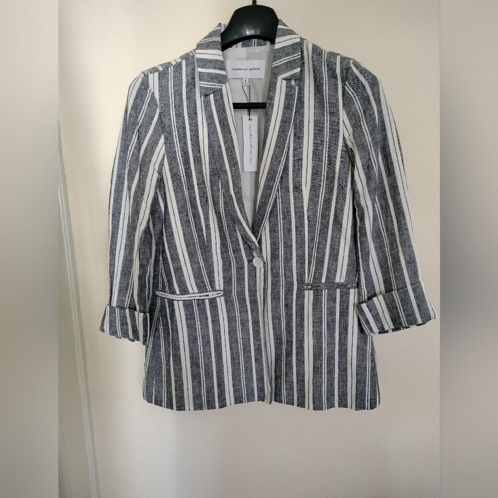 Cupcake And Cashmere Maestro Blazer